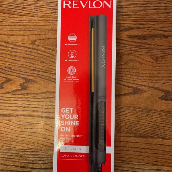 Brand new revlon straightener - Picture 3 of 3